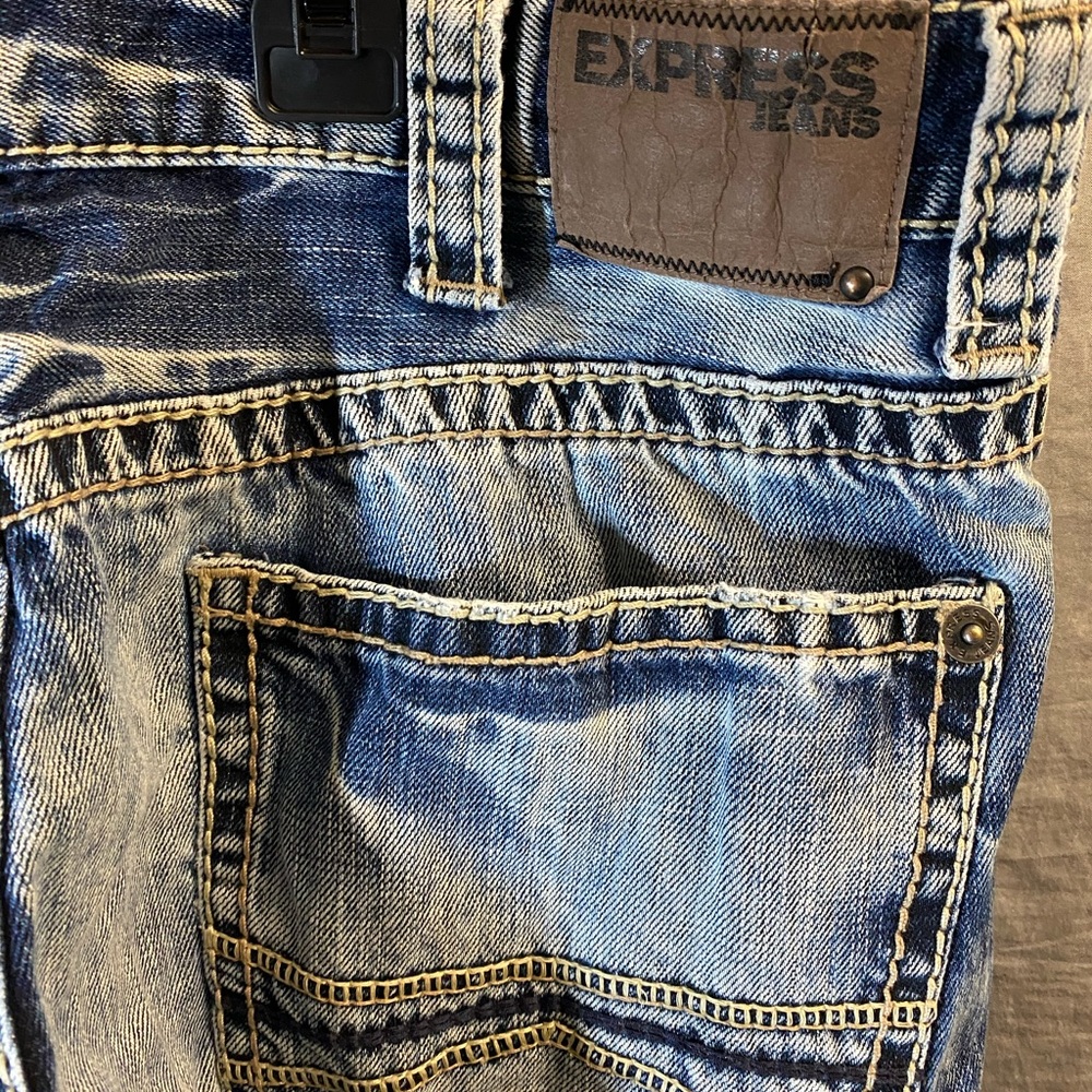 Express Jeans - Picture 3 of 3